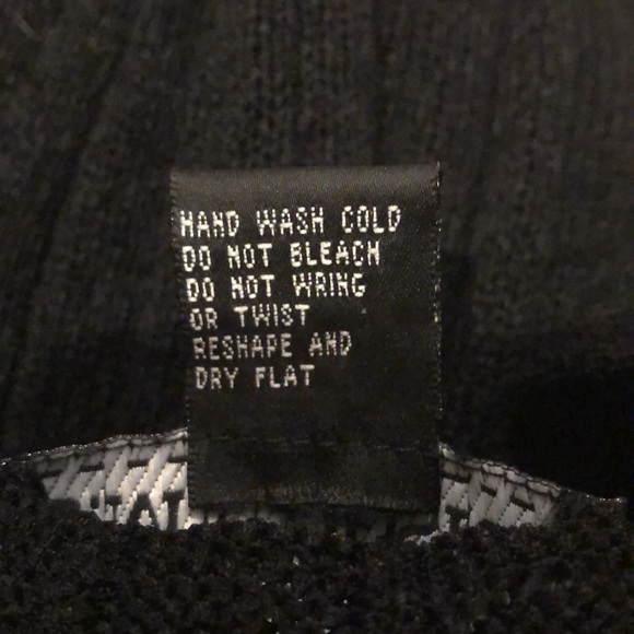 S.M.L. Design Two-piece Tank & Cardigan semi-sheer knit, mother of pearl buttons - Picture 8 of 10